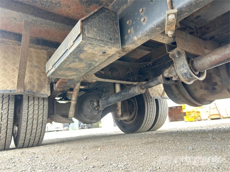 Nissan UD MK245 4x2 Flatbed Truck Pritschenwagen/Pritschenwagen mit Seitenklappe