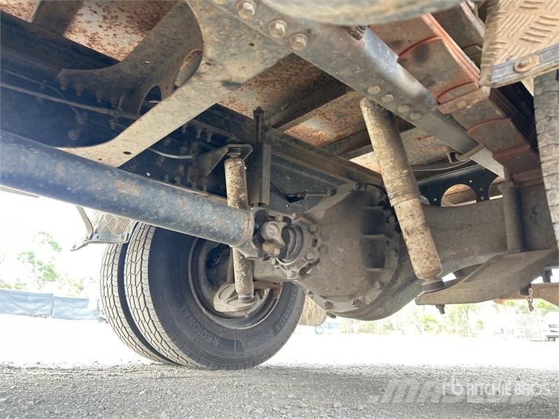 Nissan UD MK245 4x2 Flatbed Truck Pritschenwagen/Pritschenwagen mit Seitenklappe