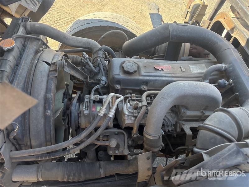 Nissan UD PK245 4x2 Asphalt Distributor Truck Цистерна