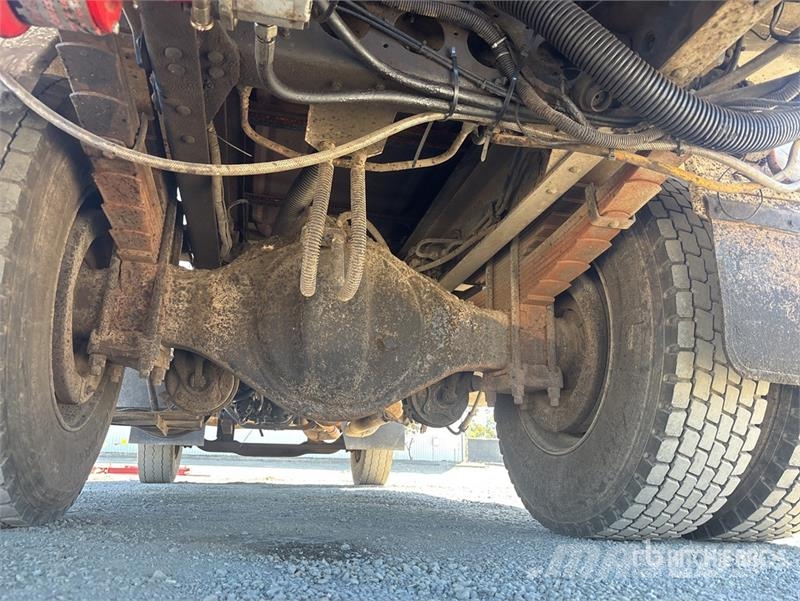 Nissan UD PK245 4x2 Asphalt Distributor Truck Цистерна