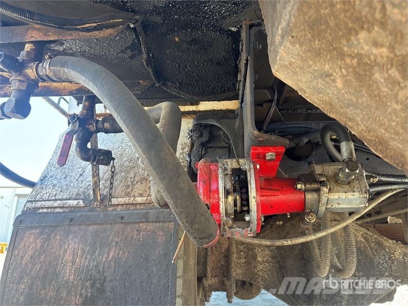 Nissan UD PK245 4x2 Asphalt Distributor Truck Цистерна