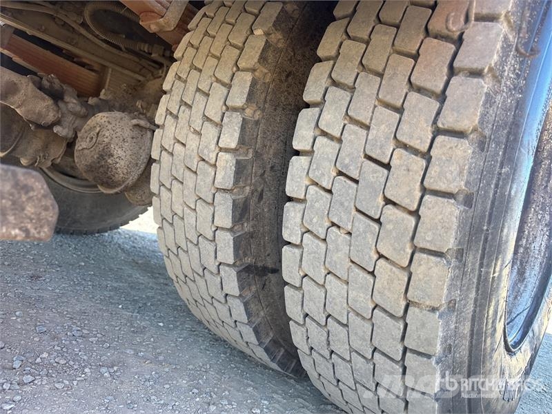 Nissan UD PK245 4x2 Asphalt Distributor Truck Цистерна