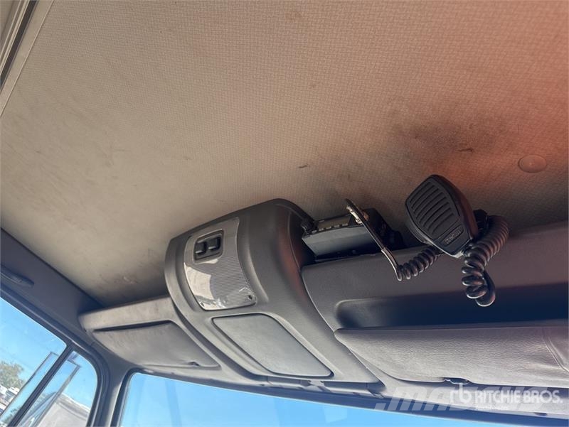 Nissan UD PK245 4x2 Asphalt Distributor Truck Цистерна