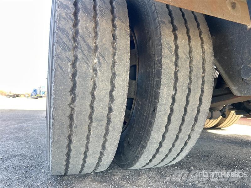  Nixon 6.1 m Bogie/A Curtain Side Trailer Remorca cu prelata