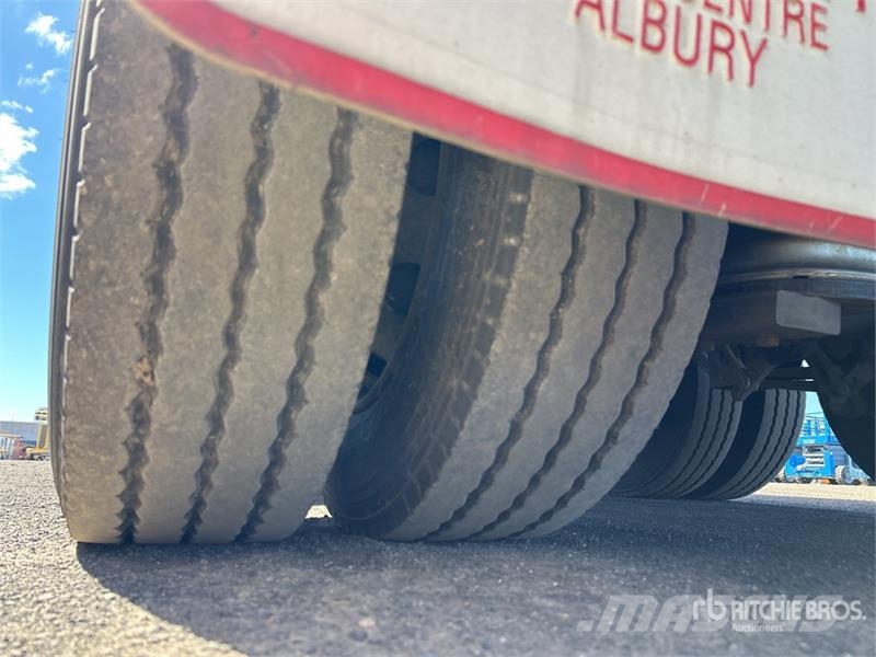  Nixon 6.1 m Bogie/A Curtain Side Trailer Remorca cu prelata