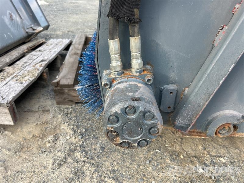 Norm Engineering 1800 mm Skid Steer Broom Süpürgeler