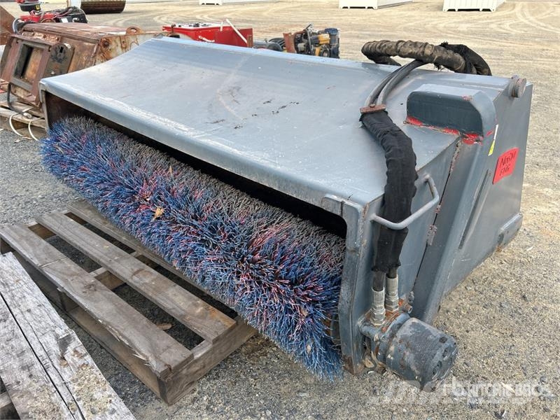 Norm Engineering 1800 mm Skid Steer Broom Süpürgeler