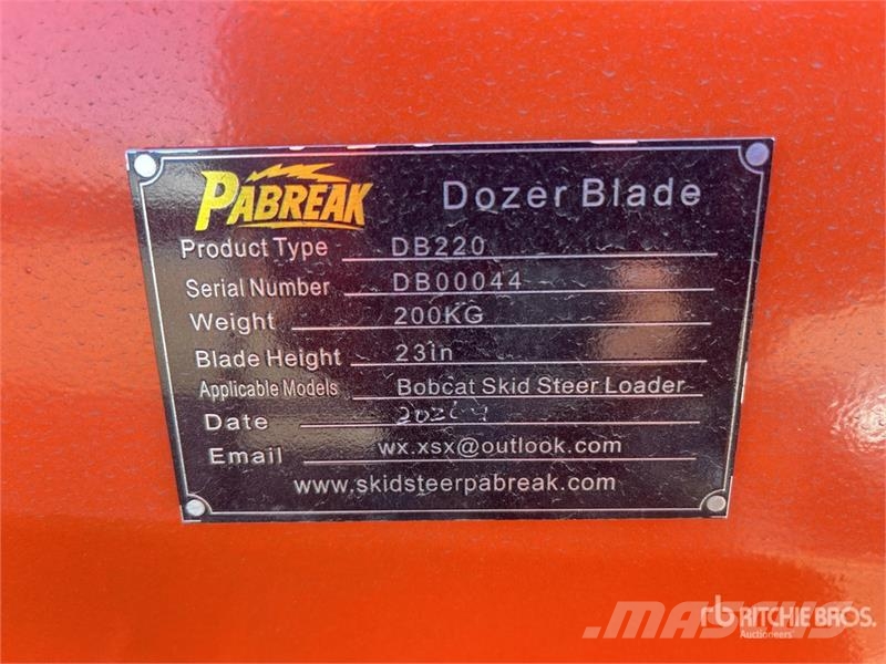  PABREAK DB-220 2130 mm Skid Steer Dozer (Unused) 推铲