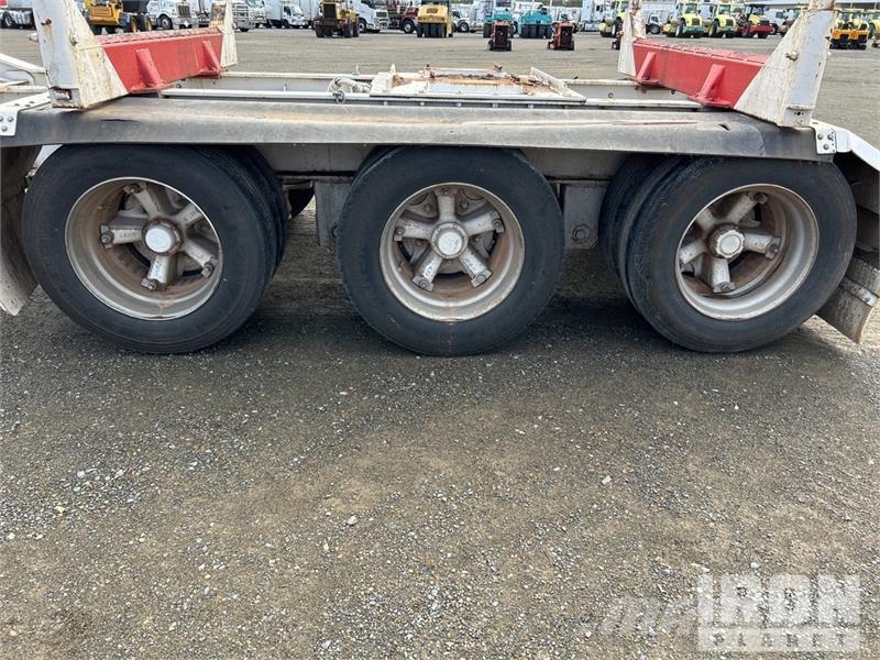  Plunkett 9.7 m Tri/A Log Trailer مقطورات أشجار