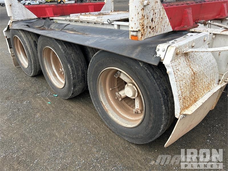  Plunkett 9.7 m Tri/A Log Trailer مقطورات أشجار