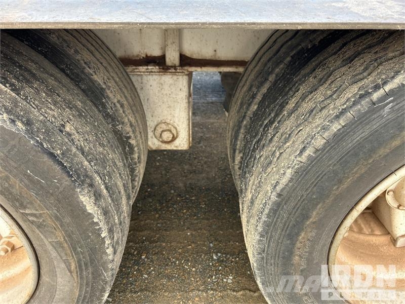  Plunkett 9.7 m Tri/A Log Trailer مقطورات أشجار