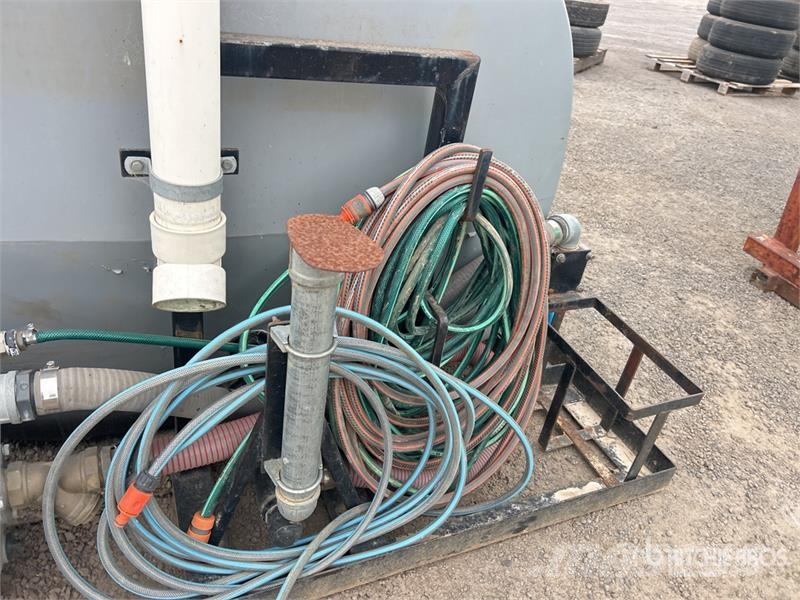 Polymaster 3000 L Slip-in Poly Water Tank Паливні та присадочні баки