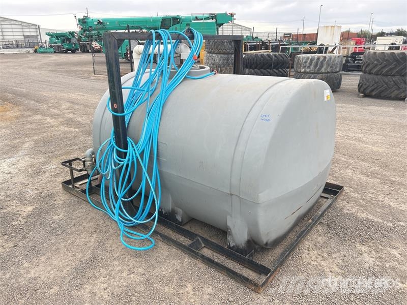 Polymaster 3000 L Slip-in Poly Water Tank Паливні та присадочні баки