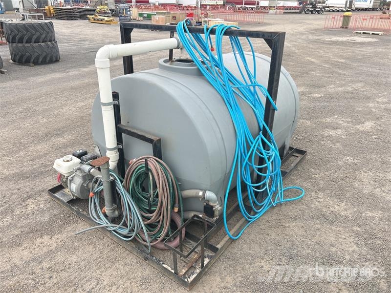 Polymaster 3000 L Slip-in Poly Water Tank Паливні та присадочні баки