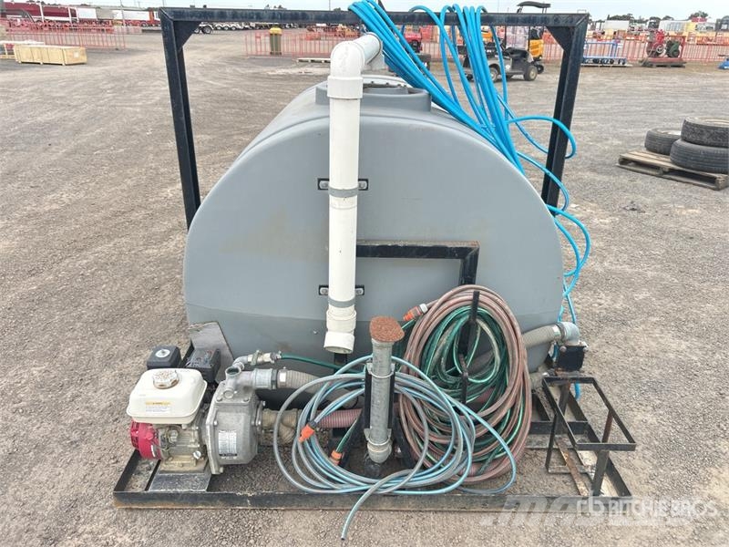 Polymaster 3000 L Slip-in Poly Water Tank Паливні та присадочні баки