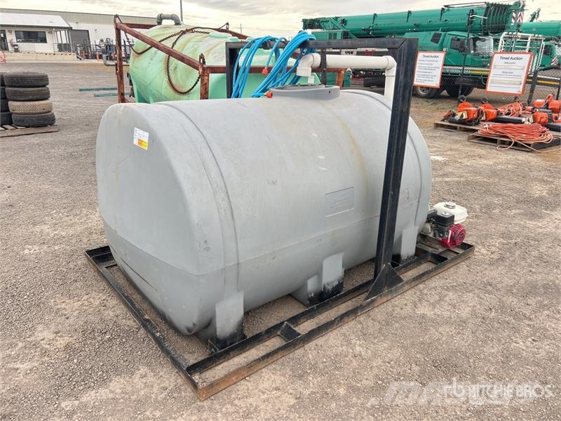Polymaster 3000 L Slip-in Poly Water Tank Паливні та присадочні баки