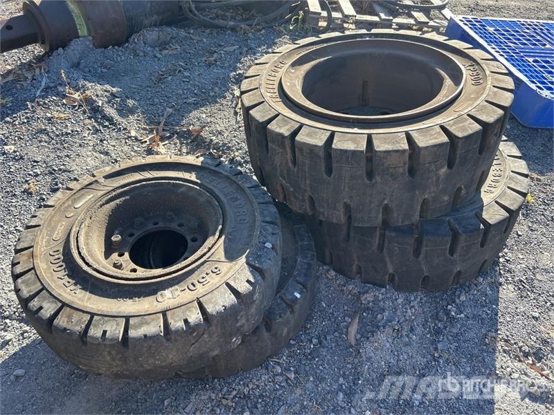Quantity (2) 250/70-15. (2) - 6.50-10 Solid Forkl Tyres, wheels and rims