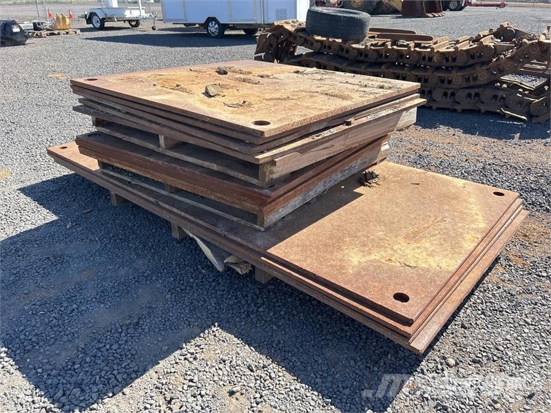 Quantity of 1200 mm x (20 mm Thick) Steel Plates Other components
