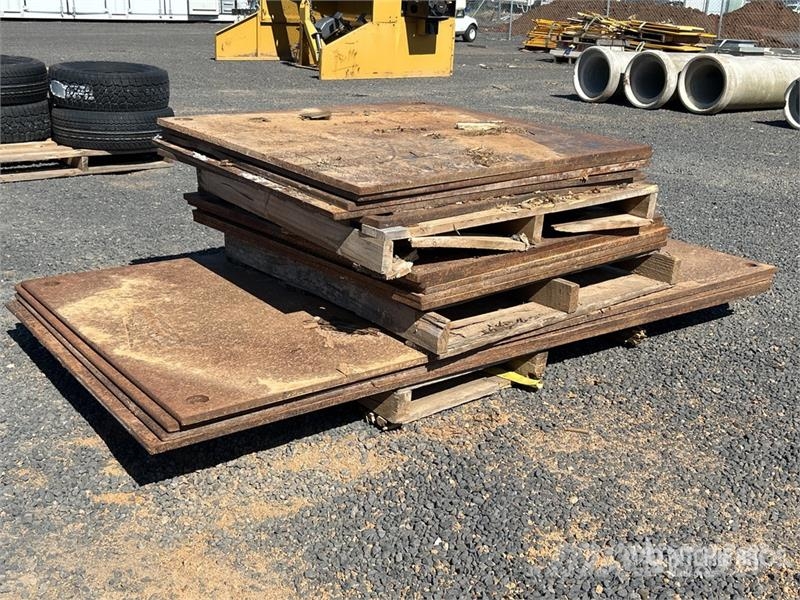 Quantity of 1200 mm x (20 mm Thick) Steel Plates Other components