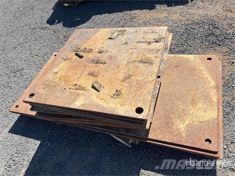 Quantity of 1200 mm x (20 mm Thick) Steel Plates Other components