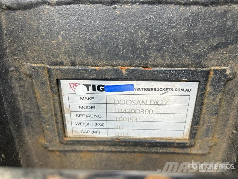 Quantity of (2) Roo Q/C 300 & 400 mm Digging Excav Kopad