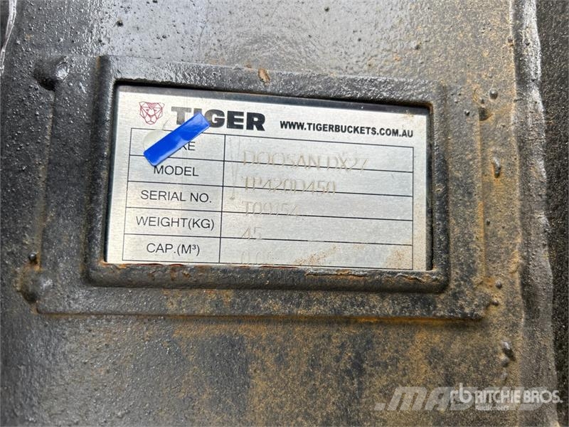 Quantity of (2) Roo Q/C 300 & 400 mm Digging Excav Kopad