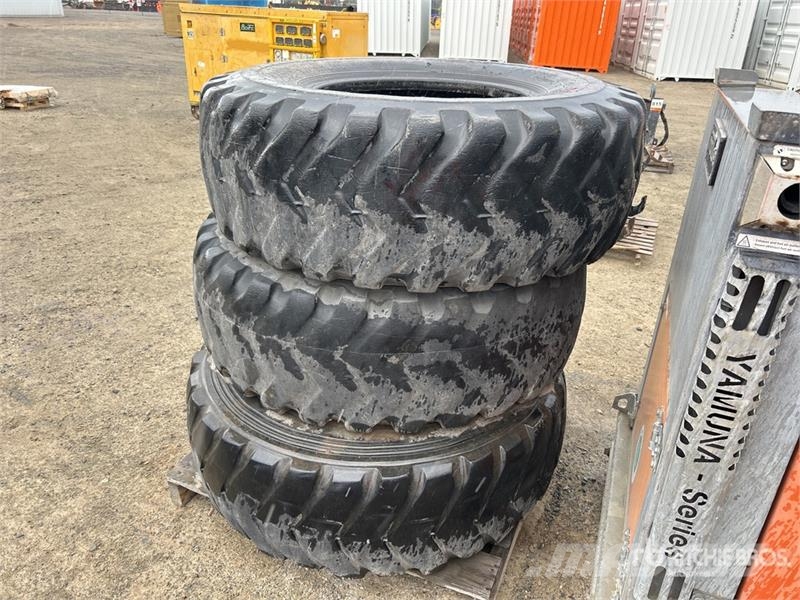 Quantity of (3) 17.5R25 Tires Tyres, wheels and rims
