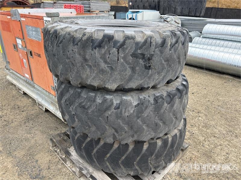 Quantity of (3) 17.5R25 Tires Tyres, wheels and rims