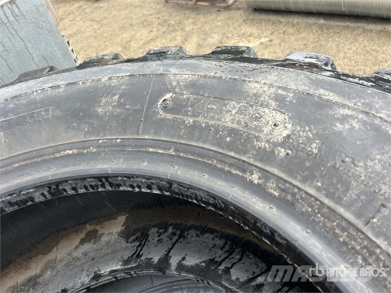 Quantity of (3) 17.5R25 Tires Tyres, wheels and rims