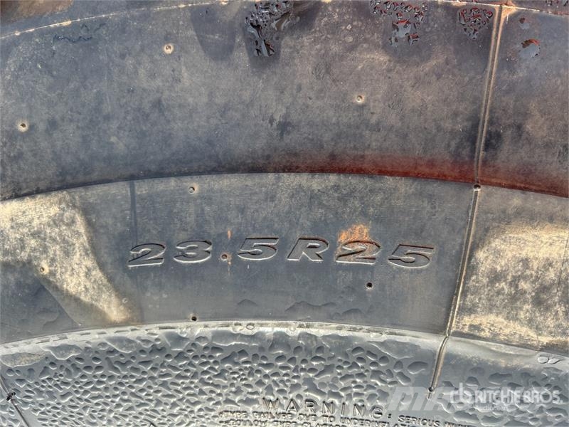 Quantity of (3) 23.5R25 Tires Opony, koła i felgi