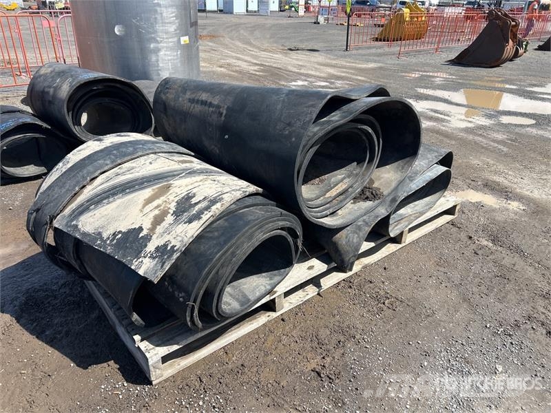  Quantity of (3) Miscellaneous Rubber مكونات أخرى