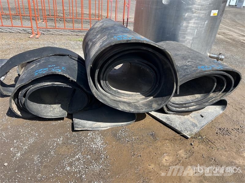  Quantity of (3) Miscellaneous Rubber مكونات أخرى