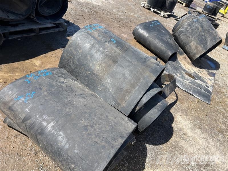  Quantity of (3) Miscellaneous Rubber مكونات أخرى