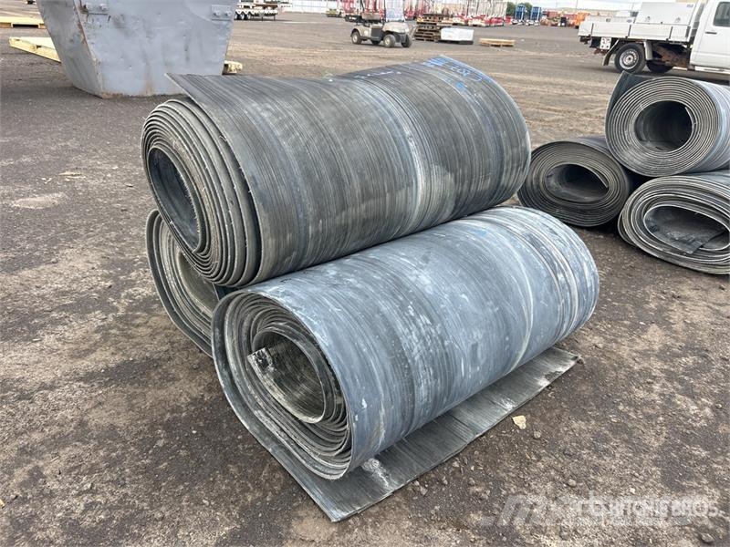  Quantity of (3) Miscellaneous Rubber مكونات أخرى