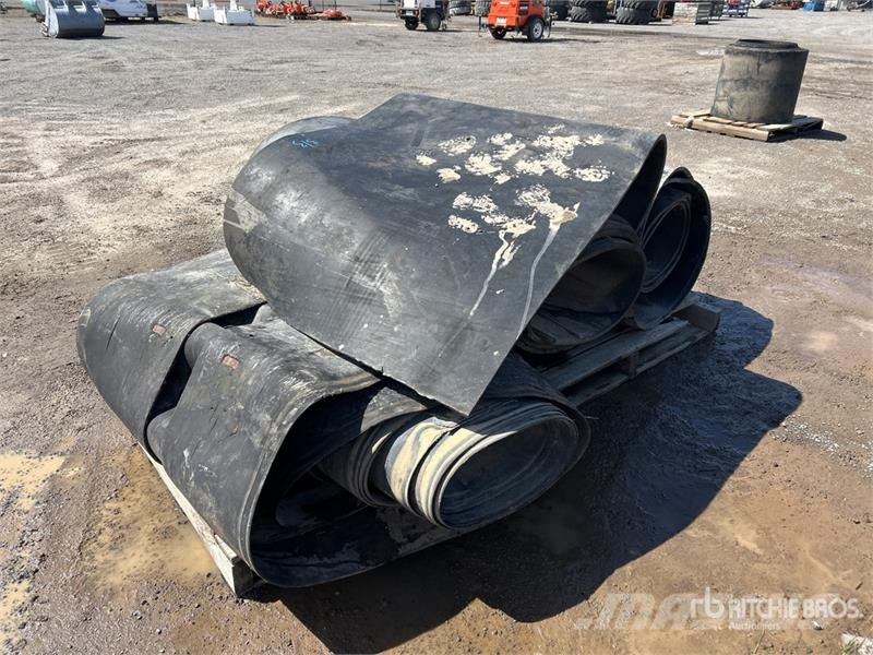  Quantity of (3) Miscellaneous Rubber مكونات أخرى