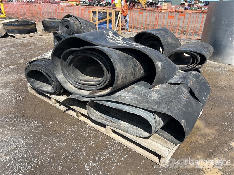  Quantity of (3) Miscellaneous Rubber مكونات أخرى