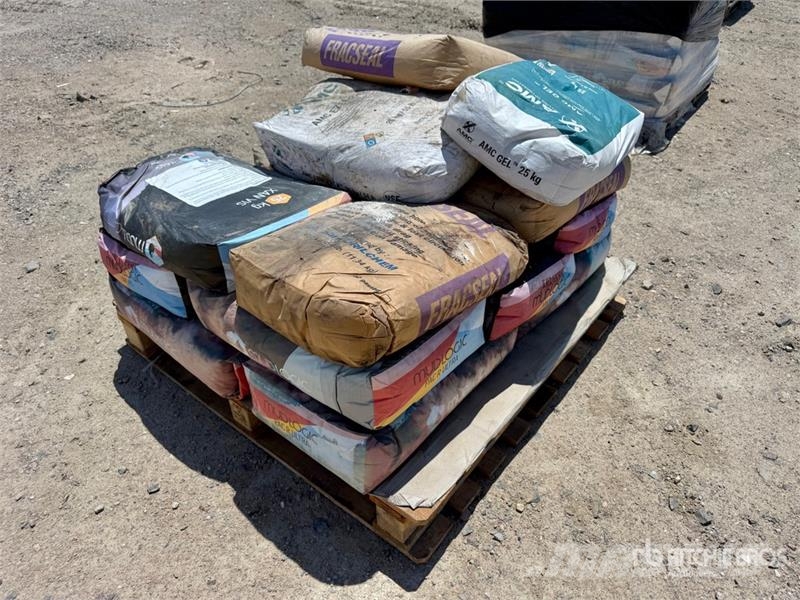Quantity of (3) Pallets of Fracseal, AMC, Mudlogic Olaj és Gáz fúró eszközök
