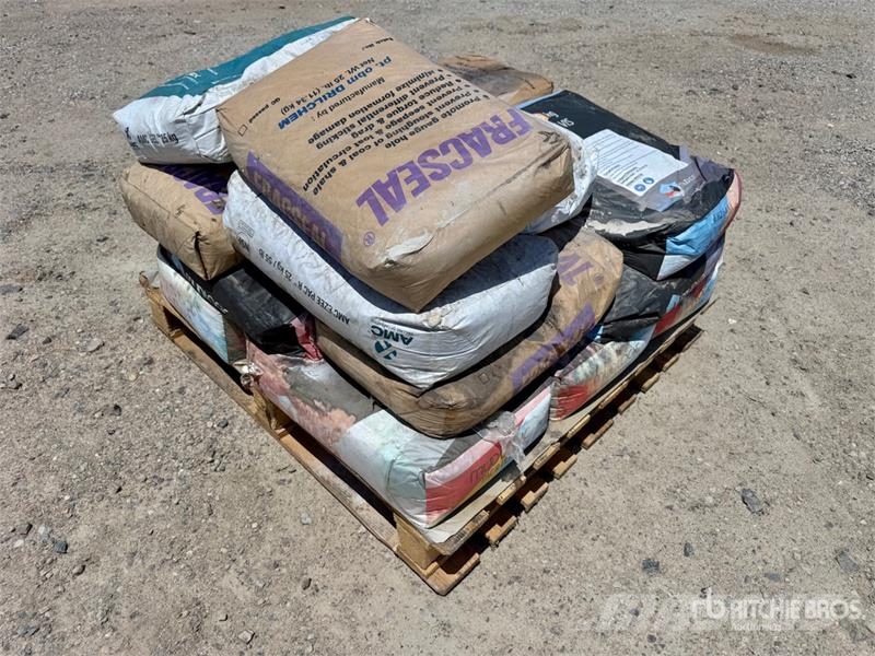 Quantity of (3) Pallets of Fracseal, AMC, Mudlogic Olaj és Gáz fúró eszközök