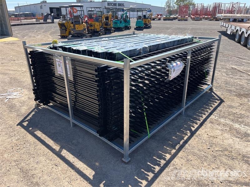 Quantity of (30) STARVOX SV0810-30 10 ft x 7 ft P フェンス機材
