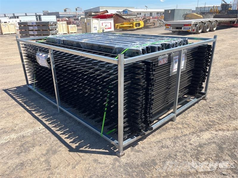 Quantity of (30) STARVOX SV0810-30 10 ft x 7 ft P フェンス機材