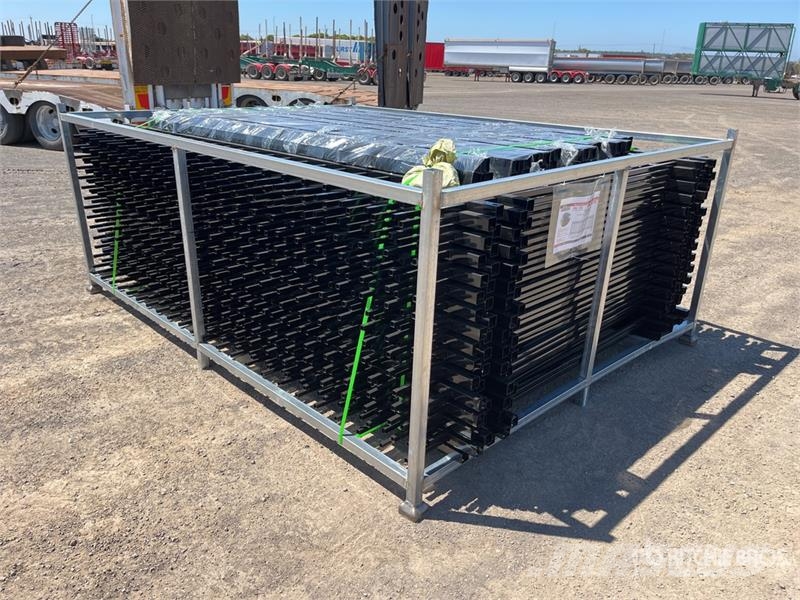 Quantity of (30) STARVOX SV0810-30 10 ft x 7 ft P フェンス機材