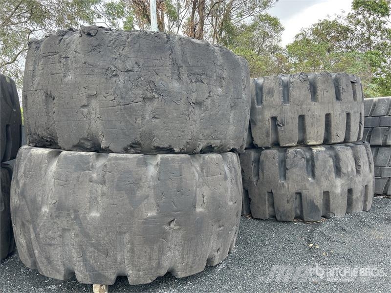 Quantity of (4) 45/65-45 Tyres - Fits Komatsu WA80 Колеса