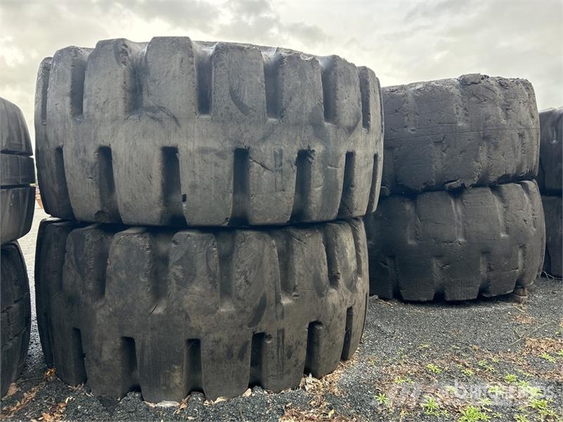 Quantity of (4) 45/65-45 Tyres - Fits Komatsu WA80 Колеса