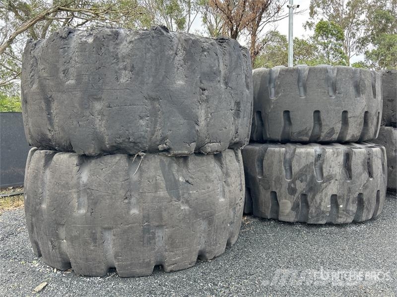 Quantity of (4) 45/65-45 Tyres - Fits Komatsu WA80 Колеса