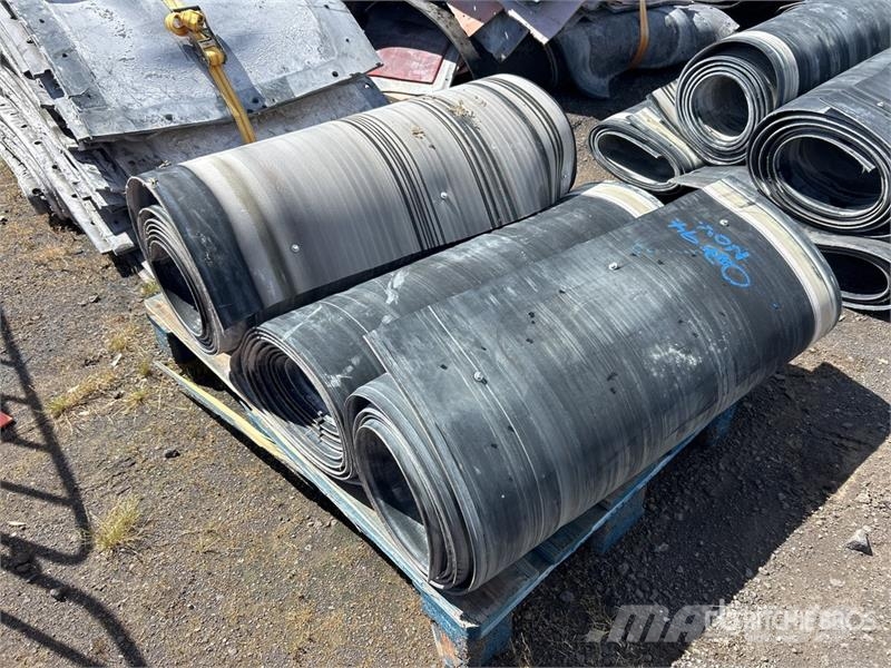 Quantity of (4) 970mm x 5mm Rubber Other components