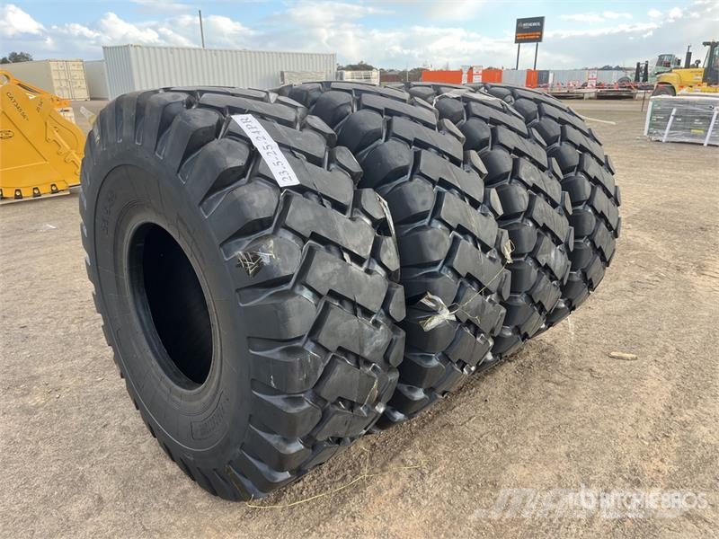 Quantity of (4) Suihe T23.5 23.5x25 Tires (Unused Däck, hjul och fälgar
