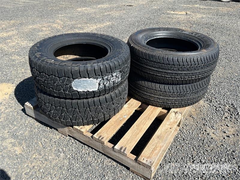  Quantity of (4) Tires (Unused) Dekk, hjul og felger