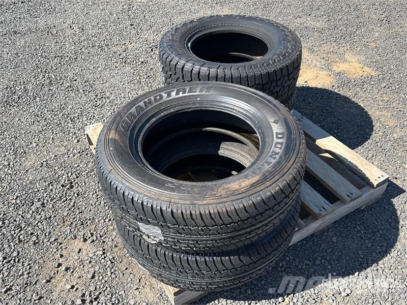  Quantity of (4) Tires (Unused) Dekk, hjul og felger