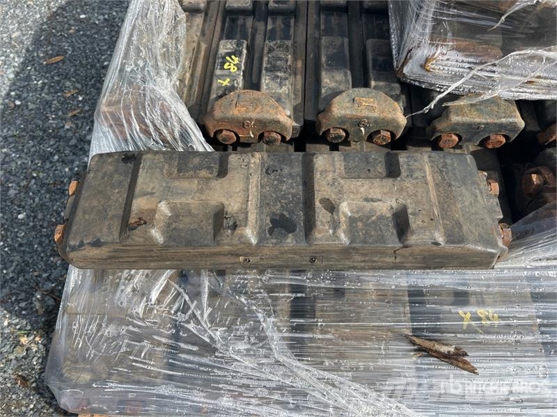  Quantity of 420mm Rubber Insert Track Shoes مكونات أخرى