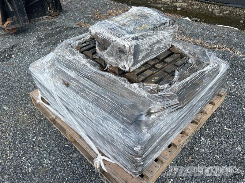  Quantity of 420mm Rubber Insert Track Shoes مكونات أخرى